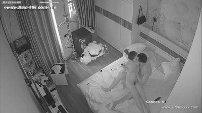 Hackers use the camera to remote monitoring of a lover's home life.622 - hclips.com - China