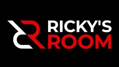 RICKYSROOM Exploring a perfect arch with Gal Ritchie - drtuber.com