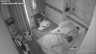 Hackers use the camera to remote monitoring of a lover's home life.622 - hotmovs.com - China