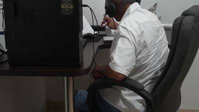 Stepdaughter Interrupts Apus Video Conference - hclips.com