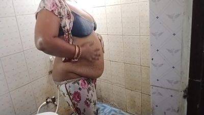 Sex With Pregnant Bhabhi When She Is Taking Shower.....wow Very Hot And Sexy Indian Bhabhi - desi-porntube.com - India