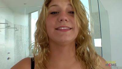 Big Boobs Blonde Girl Mounts Her Wet Vagina On A Hard Dick - videomanysex.com