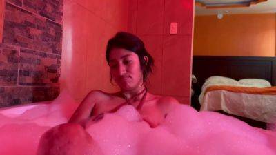 Erotic Dance In The Bathtub With Latina With Big Buttocks - upornia.com