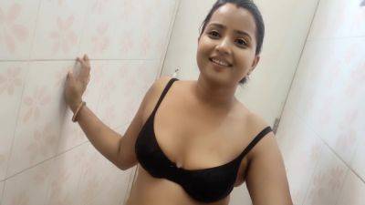 Bhabhi Bathroom Fakking - desi-porntube.com - India