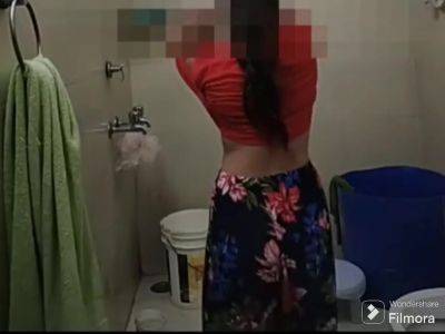 Desi Stepmom Viral Bath Video.hindi - upornia.com