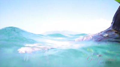 Virtual Vacation On Hawaii With Ceca Capella 7/8 - hotmovs.com - Usa
