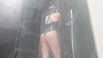 Masturbates To Squirting Orgasm In Shower - hotmovs.com