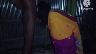 Badi Bhabhi Ko Ghar Ke Bahar Bula Kar Chudai Ki - desi-porntube.com - India