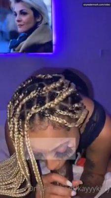 Kitty Giving Head - hclips.com