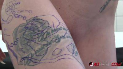Jay Jay Ink covers up a messy tattoo - hotmovs.com