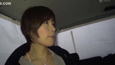 Picking Up Japanese Babe Under The Rain And Fucking In The Car - hclips.com - Japan