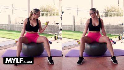 Crystal Clark - Crystal Clark's bodacious workout session will make you drool in ecstasy! - sexu.com