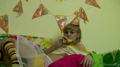 Fantastic Blonde Nympho Sucking Dick As A Gift In Her Birthday! - upornia.com