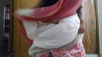 يتم اغراء الخادمة الهندية الساخنة من قبل قضيبي الكبير وتحصل على فوقه وتضاجعنيhot Indian Maid Cowgirl - desi-porntube.com - India