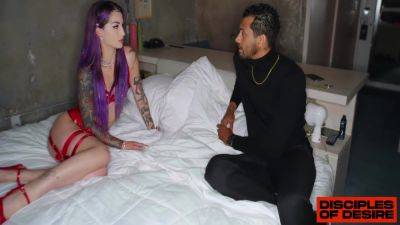 Alex Jones - Valerie Steele - Gets Pounded And Pissed On By 11 Min With Valerica Steele And Alex Jones - upornia.com