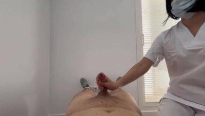 Cute girl beginners waxing my cock, giving me a helping hand until I cum - porntry.com