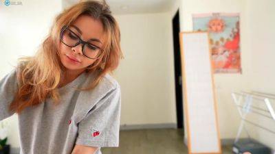 Naughty Girl In Glasses Accept A Cock In Her Wet Pussy With Loly Lips - upornia.com