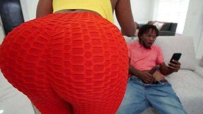 Huge Ass - Jay Bangher - Yum Thee Boss caught Jay Bangher masturbating on Xvideos! - black erotica - veryfreeporn.com