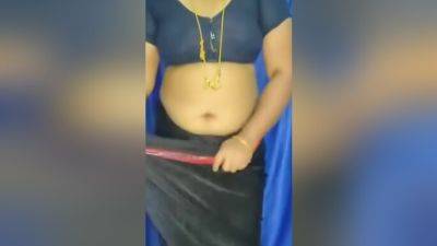 Aunty Saree Wearing - desi-porntube.com