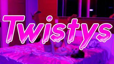 Watch curvy blonde Kazumi finger herself before double-stuffed dildo insertion - sexu.com