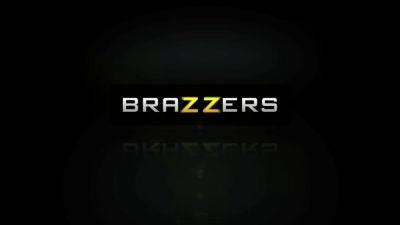 Field Of Reams With Keiran Lee, Lylith Lavey, Kagney Linn Karter - Brazzers - hotmovs.com