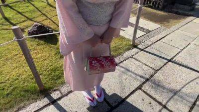 0008668_半脱ぎ 乳揺れ 巨尻などが含まれている - hotmovs.com - Japan