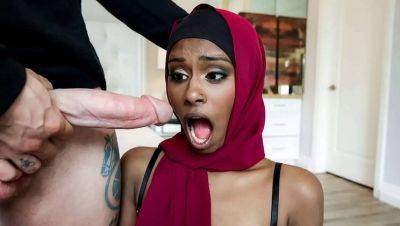 Young Indian Muslim Teen in Hijab Takes Big White Cock Hardcore - xxxfiles.com - India