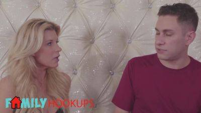 Skiny Blonde Milf Is Worlds Best Stepmom - India Summer - hotmovs.com - India