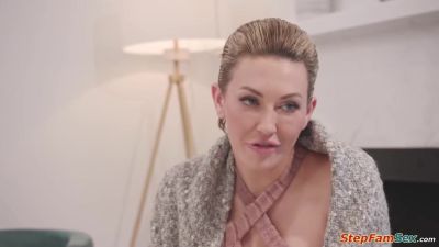 Thats right nobody eat pussy better than your busty stepmom - hotmovs.com