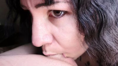Goth Girl Sloppy Deepthroat Blowjob in Hotel Room - Amateur POV - veryfreeporn.com - Germany