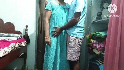 Telugu Aunty Cheats on Husband with His Best Friend - Hot Indian Faking Scene - veryfreeporn.com - India