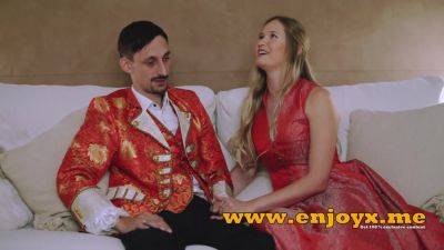 Worship that towheaded whore with a clean-shaved gash as she deep mouths your beef whistle in total HD porn! - hotmovs.com