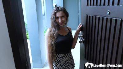 Real Estate Agent Earns a Big Tip and Repays Me with Her Wild Poses - hotmovs.com