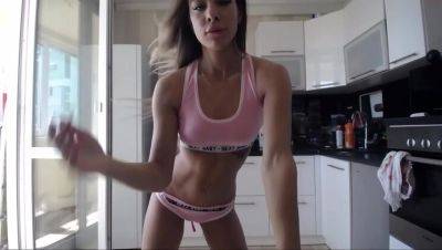 Sporty Teen Camgirl Shows Off Her Wet Body - xxxfiles.com