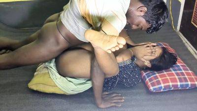 Desi India - Desi Indian Bhabhi Deluwara Hot Home Sex with Hindi Audio - veryfreeporn.com - India
