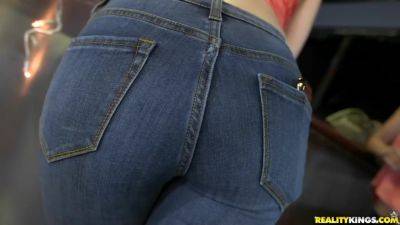 Kylie Quinn - Sean Lawless - Table Dance - RealityKings with Sean Lawless, Kylie Quinn, Raven Redmond - hotmovs.com