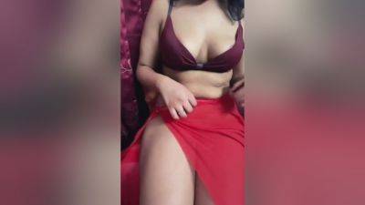 Desi Bhabhi Hot Masterbation Show - desi-porntube.com - India