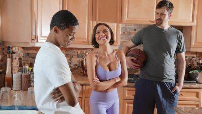 Lathering Up Mrs. Lynn With Krissy Lynn, Lil D - Brazzers - hotmovs.com