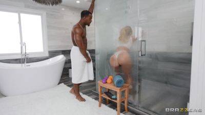 Wet Workout With Savannah Bond , Mazee The Goat - Brazzers - hotmovs.com - Australia