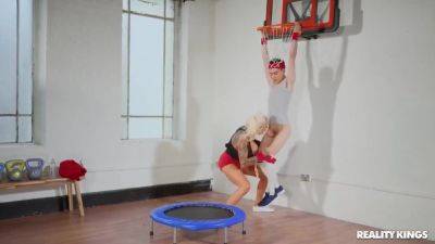 Sophie Anderson - Air Jordi - hotmovs.com