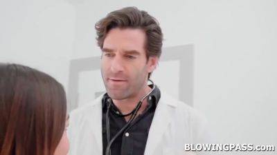 Teen 18+ Patient Giving Her Doctor Blowjob With Rissa May And Big T - hotmovs.com