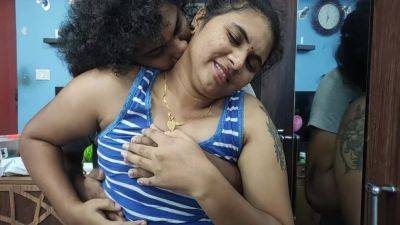 Mallu Couple Hot Boobs Suck In Bedroom, Boobs Suck In Bedroom, Indian Desi Malayali Couple Hot Boobs Suck, Mallu Couple Romance - desi-porntube.com - India