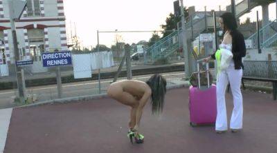 a poil a la gare avant de partir baiser - txxx.com - France