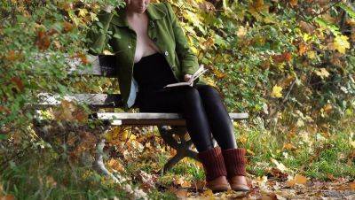 Michel Chloe Flashes Her Big Nipples Outdoor in Public - veryfreeporn.com