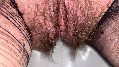 Mature Italian Housewife Pisses in Pantyhose on Toilet Then Gives Blowjob in 4K - xxxfiles.com - Italy