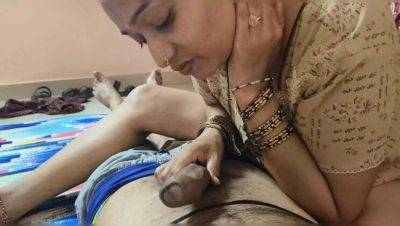 Face Fuck - Hot Indian Girlfriend Sagita Sharm Viral Sex Video - Desi Bhabhi Face Fuck in HD - porntry.com - India