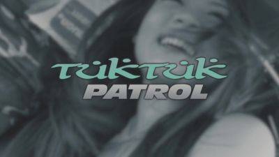 Petite Tits Gets Big Hard Dick And Creampie At Tuktuk Patrol - hotmovs.com - Thailand