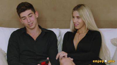 Blowjob lovingMiss Naughty in the kitchen, deep-throating her guest hornily, XXX porn! - hotmovs.com