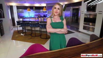 Sarah Taylor In Blond Stepmom Stepmom Showed Her Gratitude - hotmovs.com