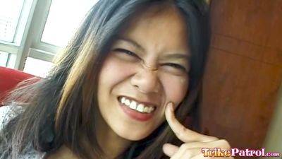 Asian Cock Suck From Curvy Pinay Beauty On Trike Patrol - hotmovs.com - Philippines